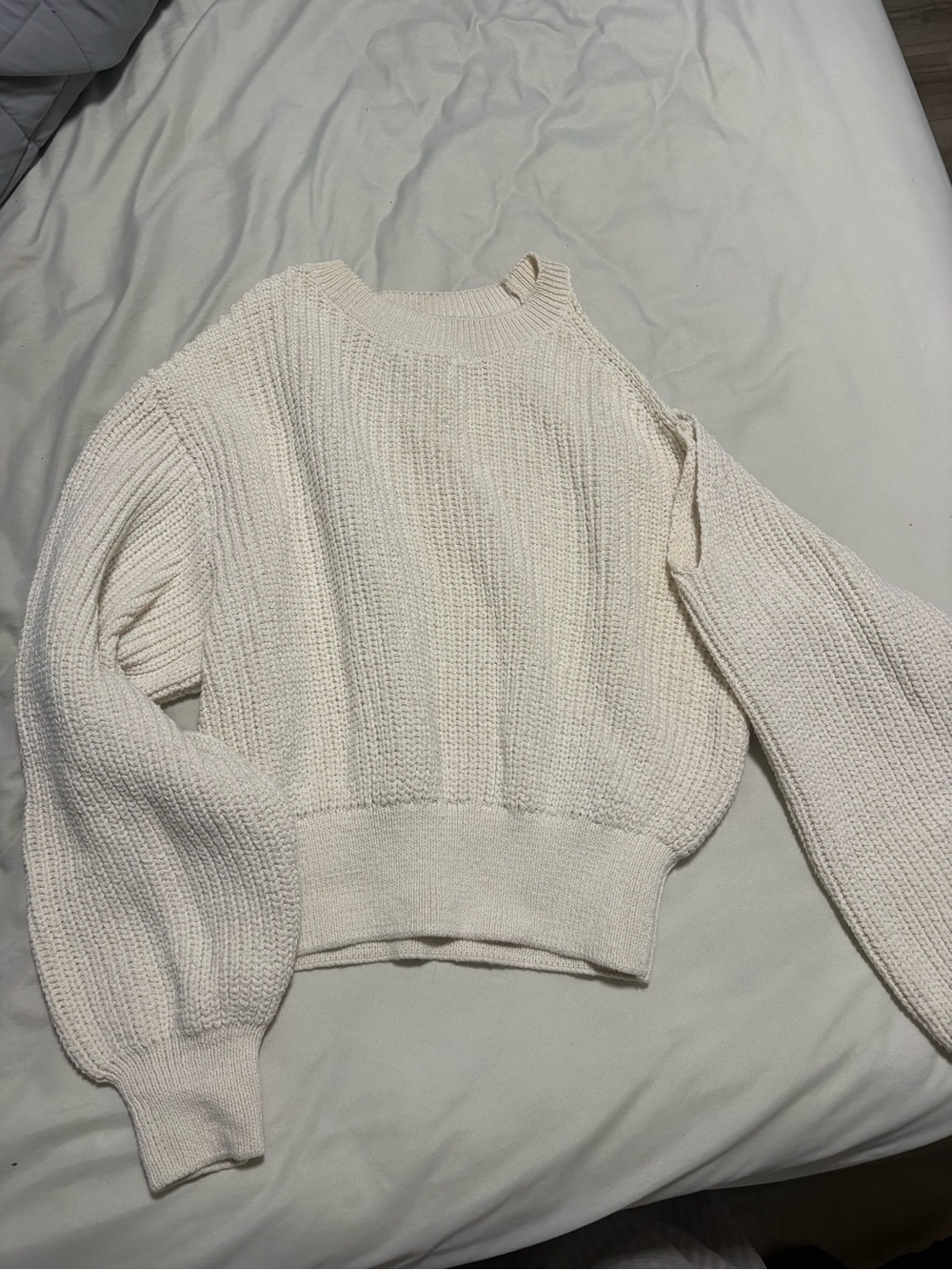 Zara Cream Ribbed Balloon-Sleeve Crewneck Sweater
